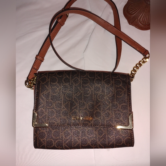 Calvin Klein crossbody purse - Picture 2 of 8